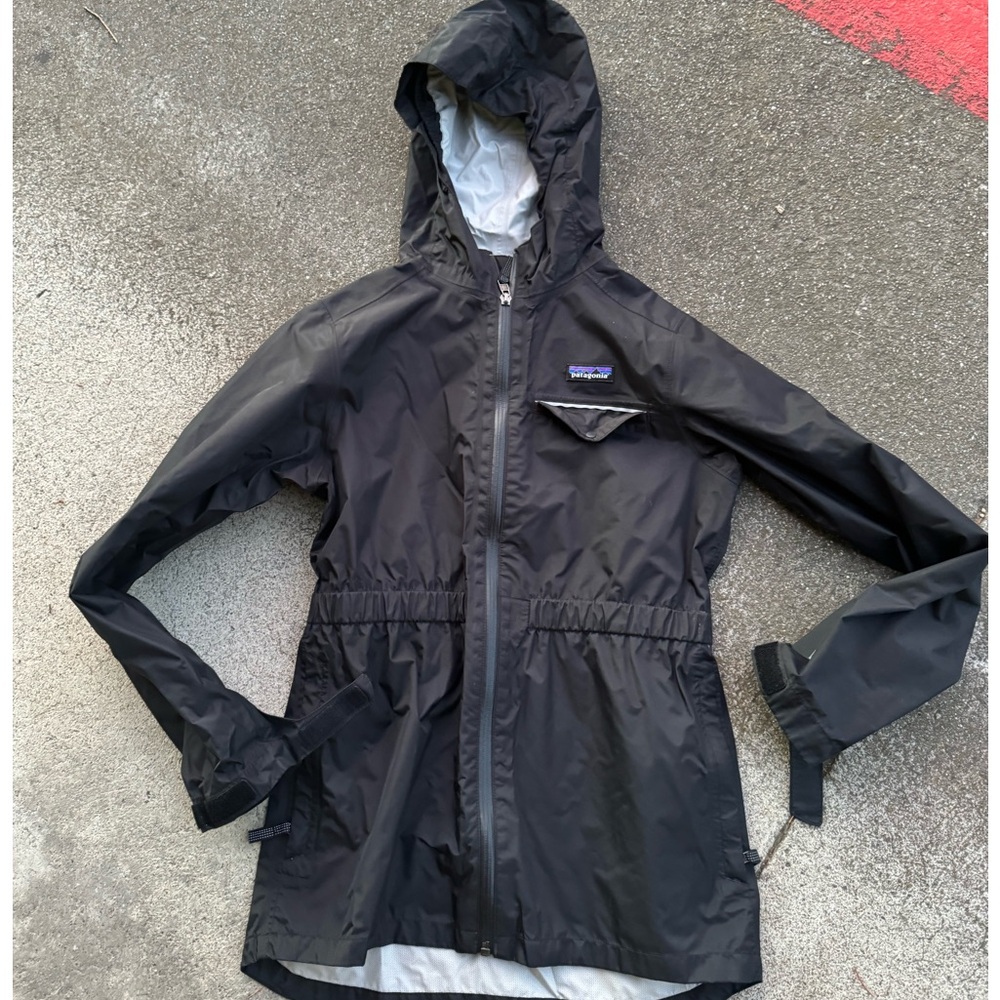 Girls Patagonia rain resistant jacket